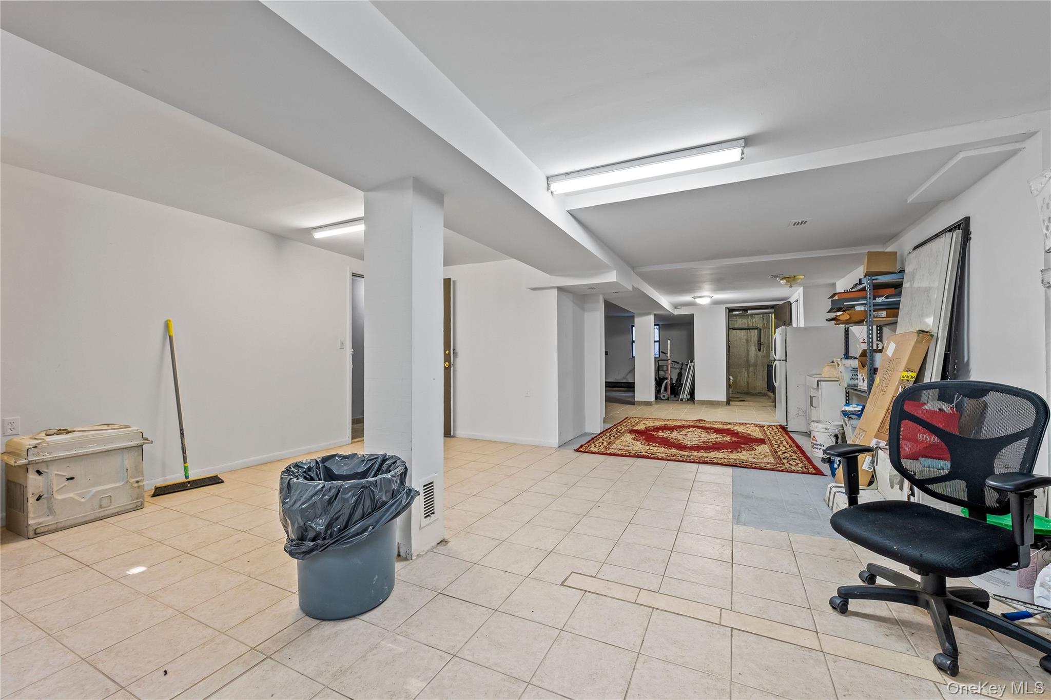 #8 photo, 5609 van cleef, Corona , NY 11368