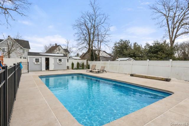 #16 photo, 47 Smith Avenue, Islip , NY 11751