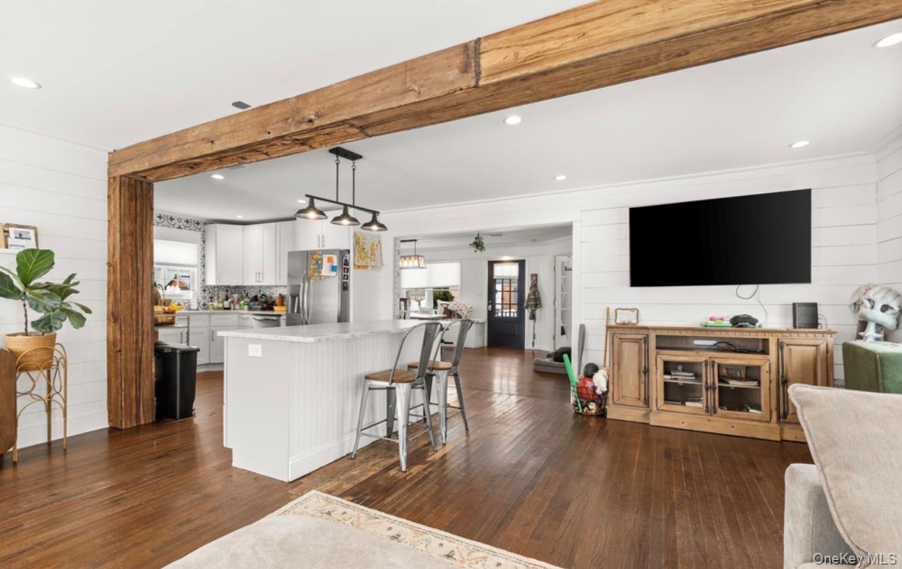 #3 photo, 47 Smith Avenue, Islip , NY 11751