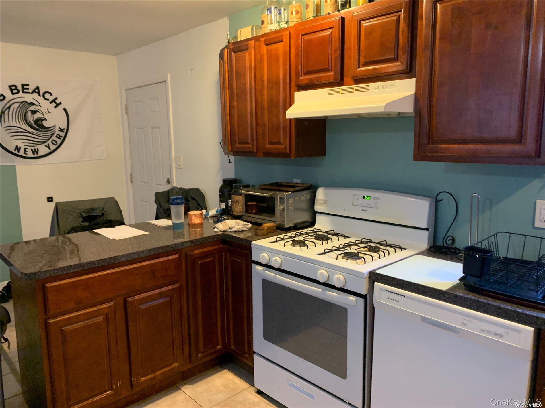 #2 photo, 715 E Walnut Street, Long Beach , NY 11561