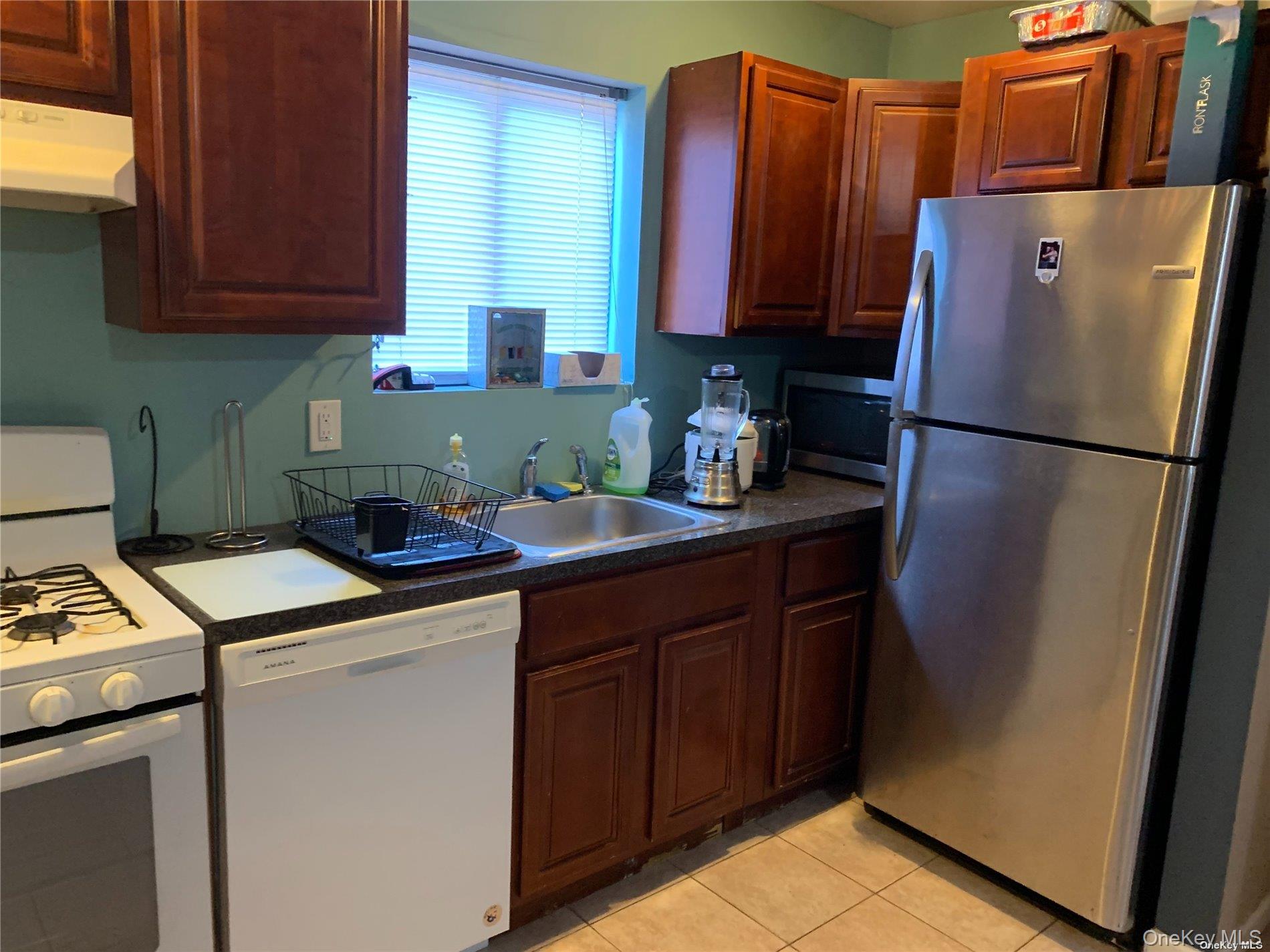 #3 photo, 715 E Walnut Street, Long Beach , NY 11561