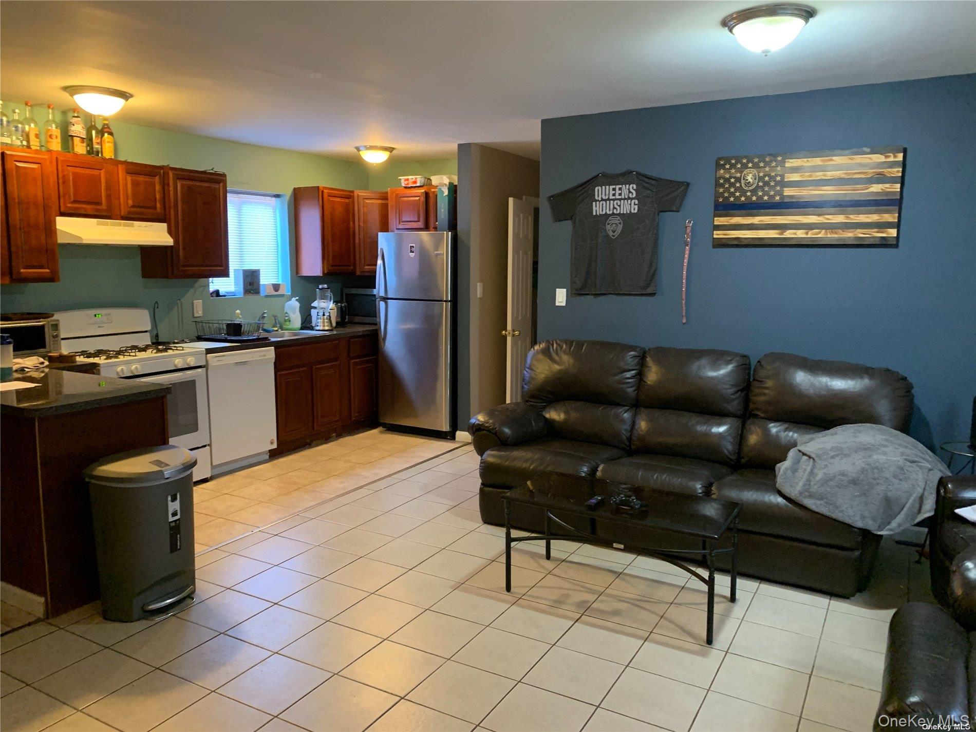 #7 photo, 715 E Walnut Street, Long Beach , NY 11561