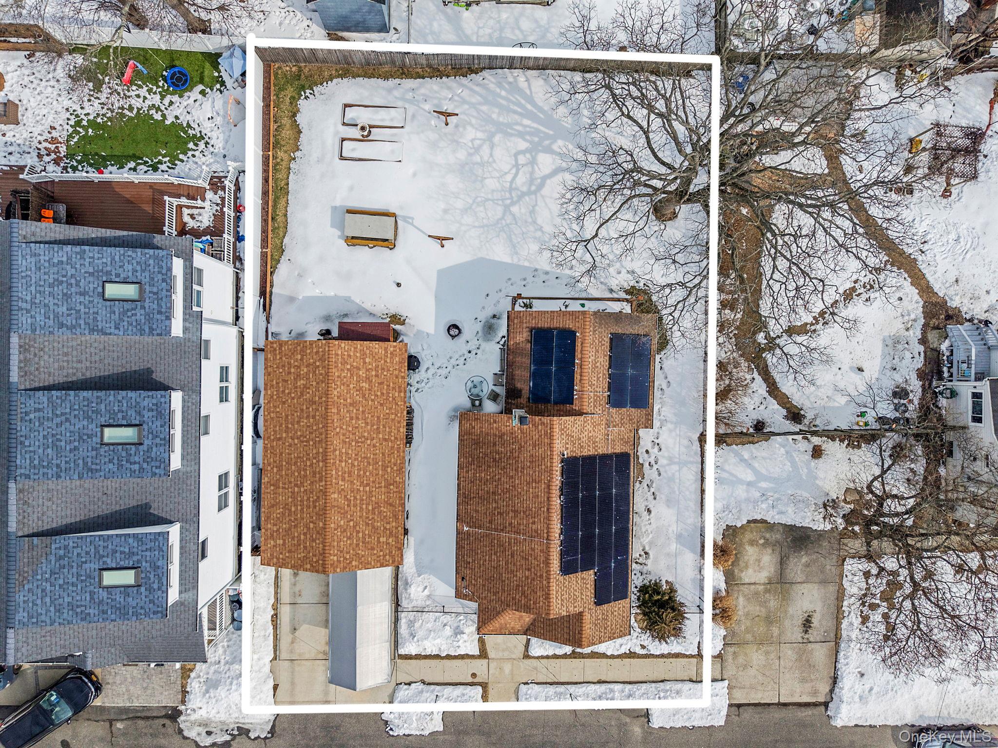 #8 photo, 924 S 4th Street, Lindenhurst , NY 11757