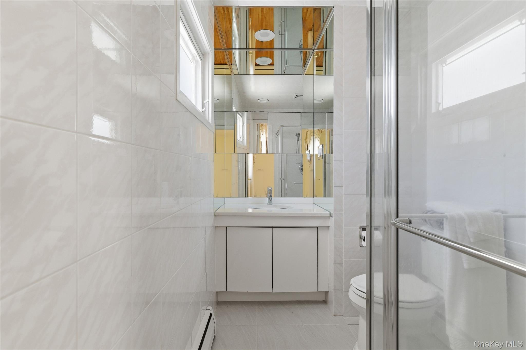 #10 photo, 716 Park Lane, Valley Stream , NY 11581