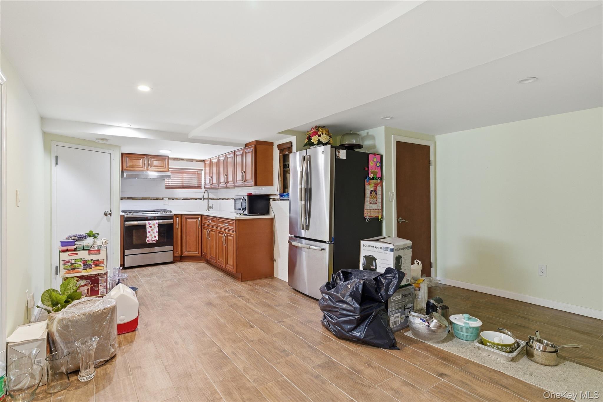 #18 photo, 716 Park Lane, Valley Stream , NY 11581