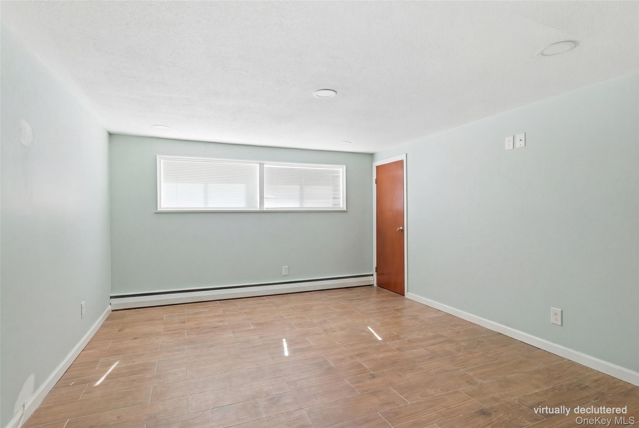 #19 photo, 716 Park Lane, Valley Stream , NY 11581