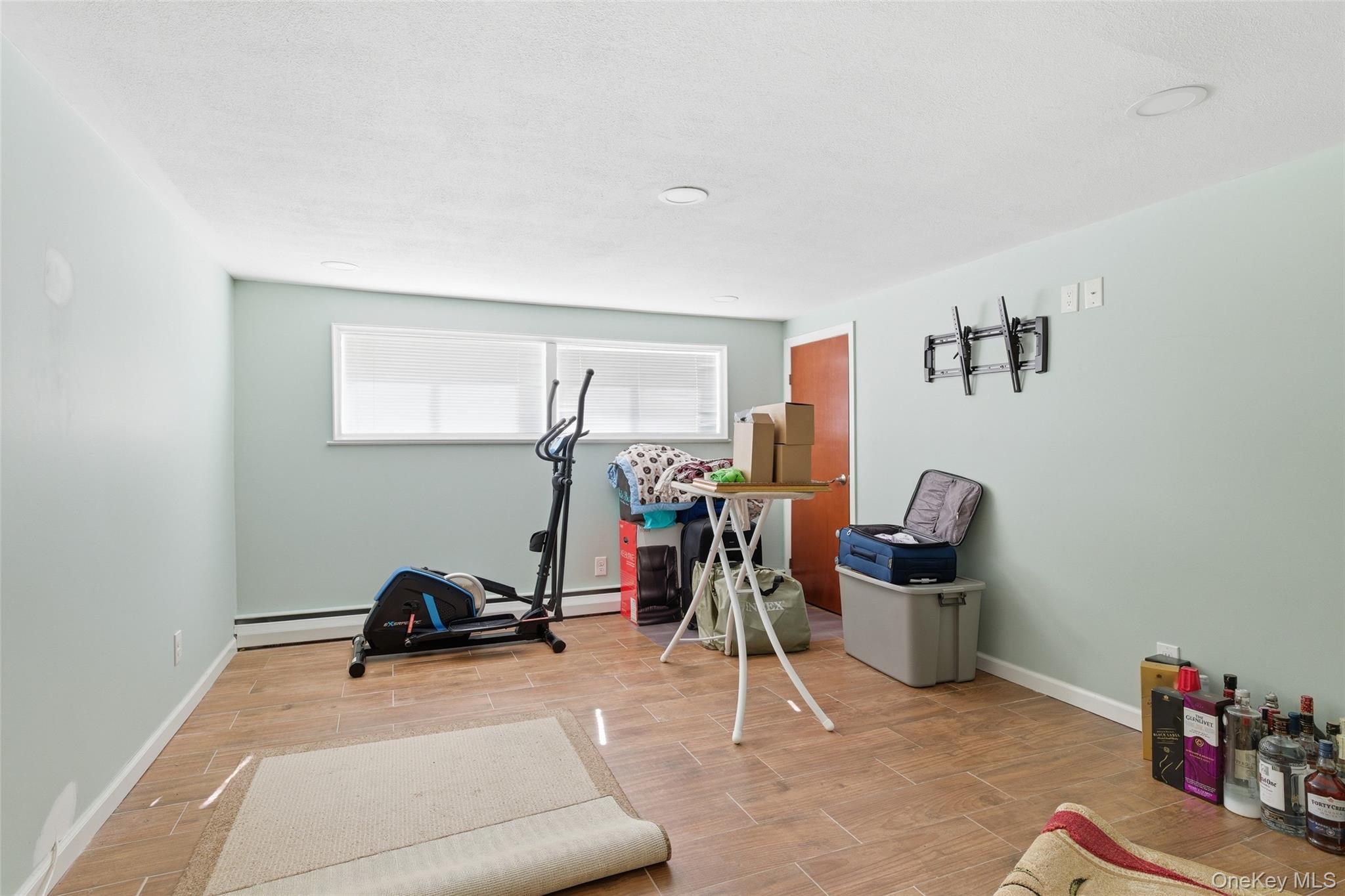 #20 photo, 716 Park Lane, Valley Stream , NY 11581