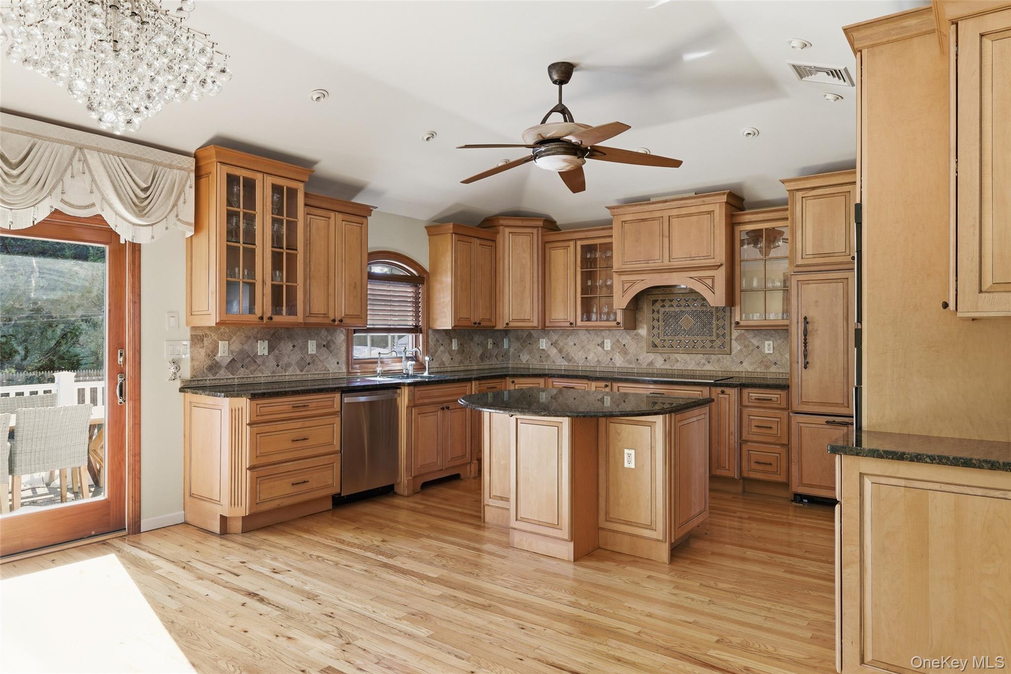 #5 photo, 716 Park Lane, Valley Stream , NY 11581