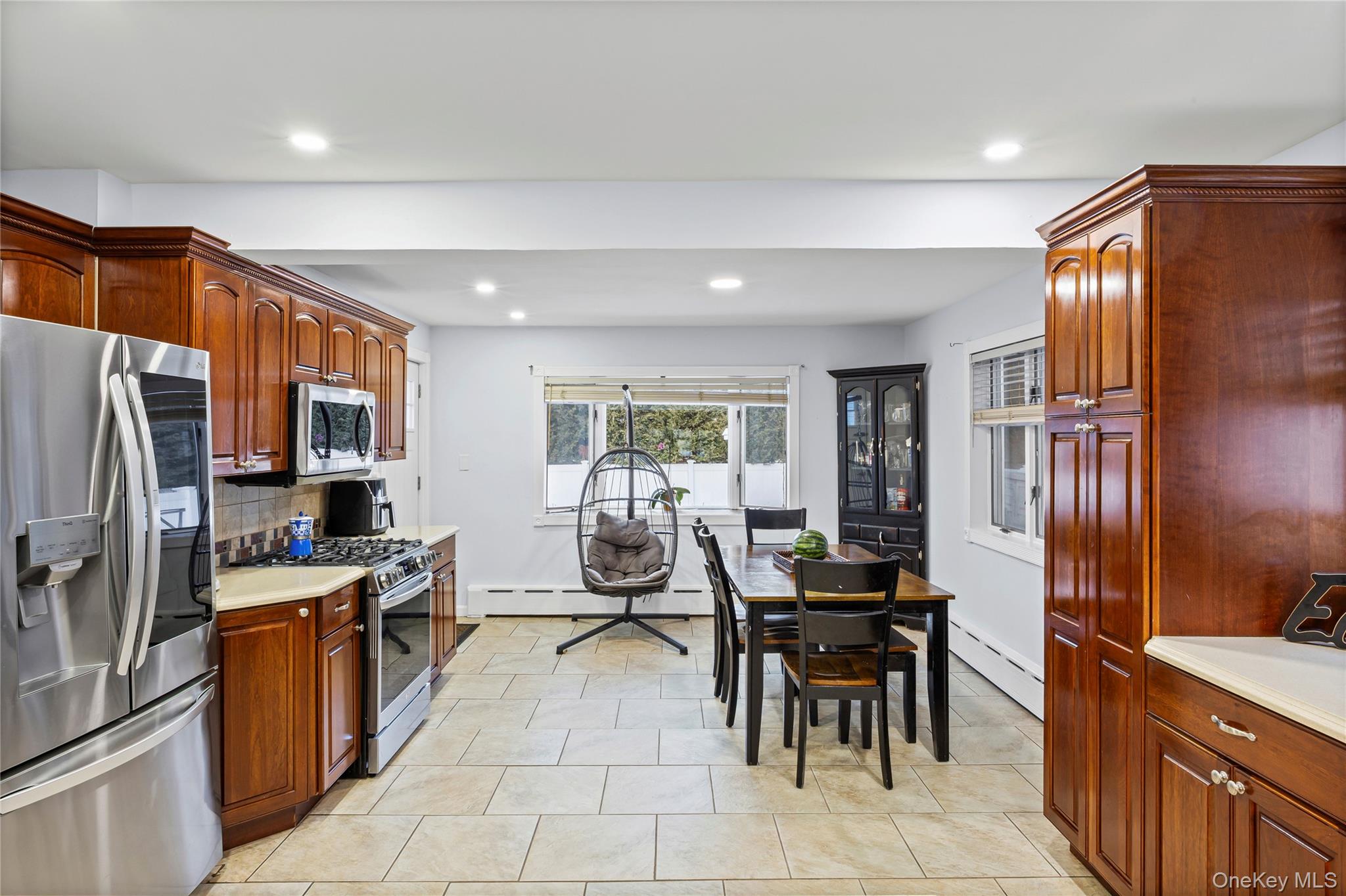 #10 photo, 612 N Broome Avenue, Lindenhurst , NY 11757