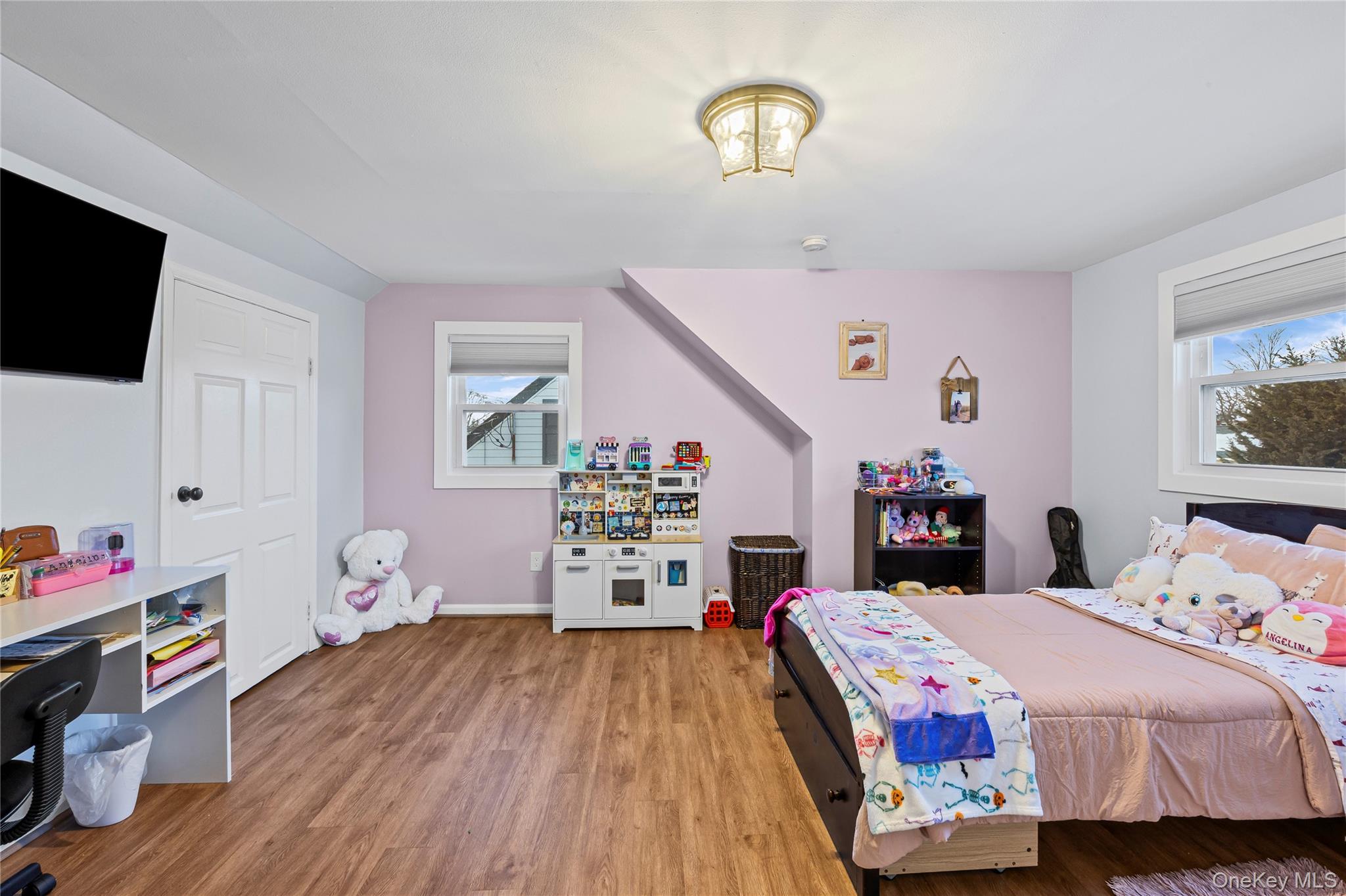 #20 photo, 612 N Broome Avenue, Lindenhurst , NY 11757