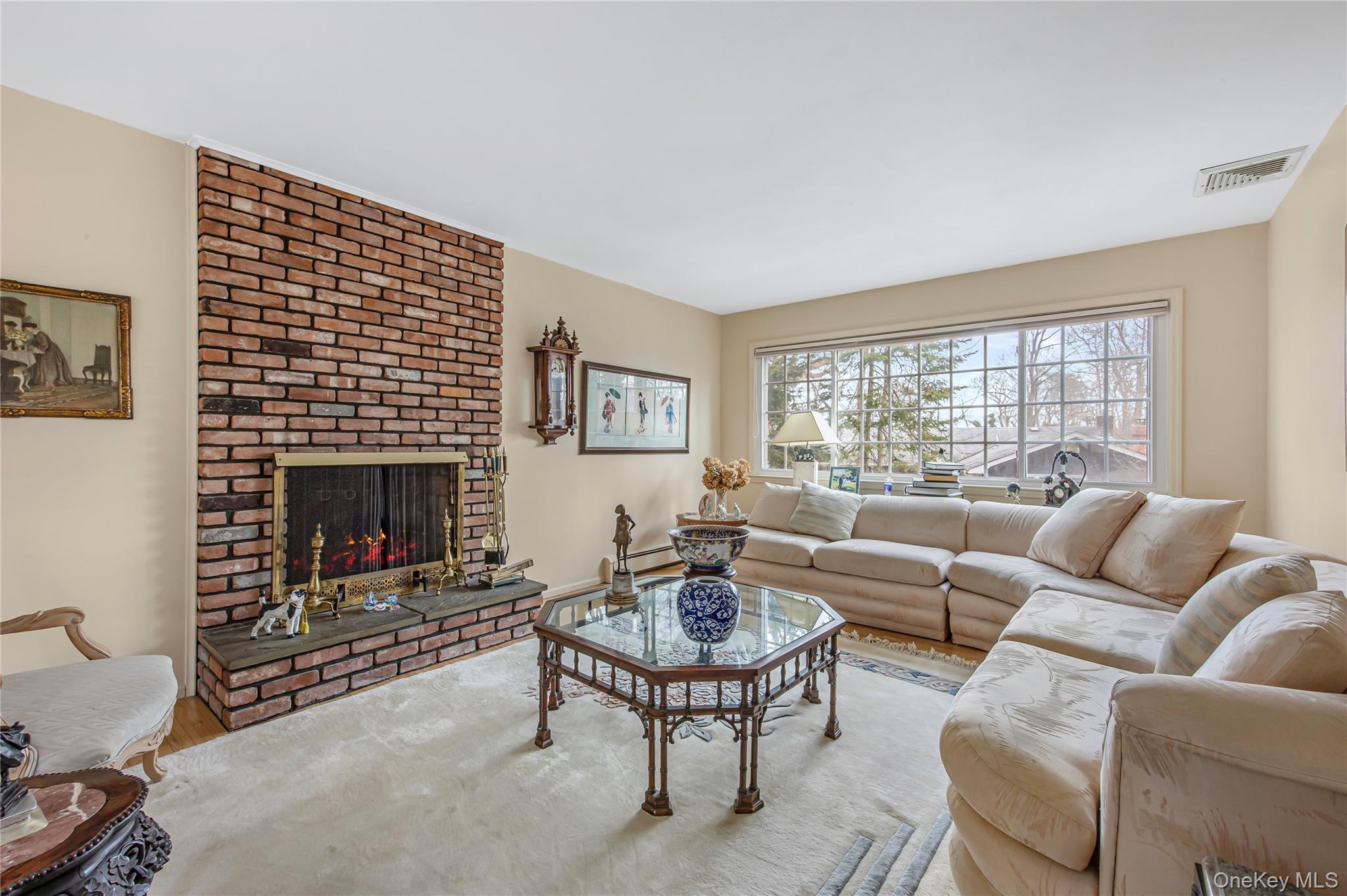 #10 photo, 35 High Hills Lane, Huntington Station , NY 11746