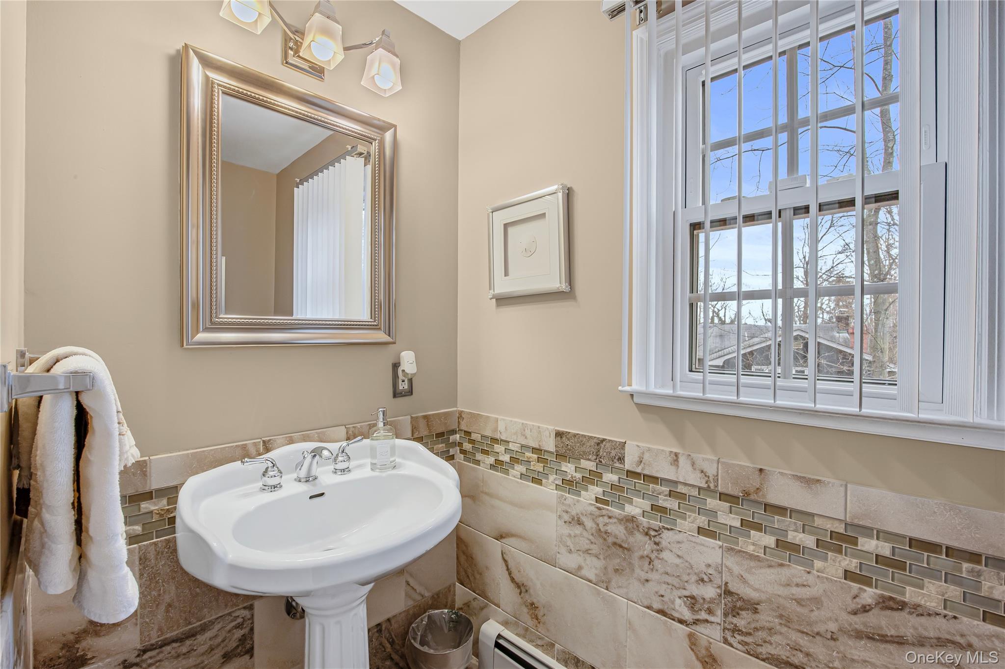 #17 photo, 35 High Hills Lane, Huntington Station , NY 11746