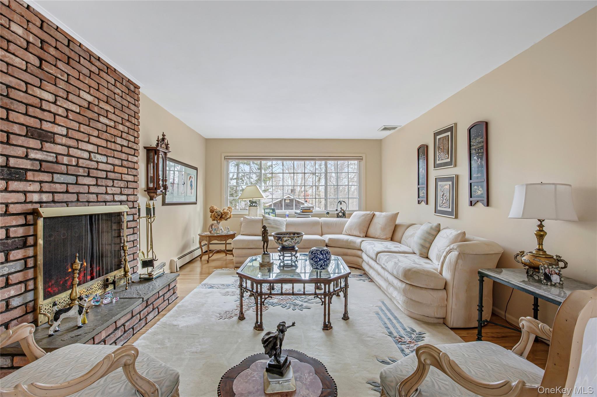 #9 photo, 35 High Hills Lane, Huntington Station , NY 11746