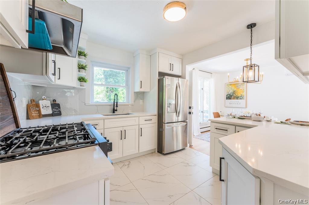 #14 photo, 120 Glenwood Road, नासाउ काउंटी Glenwood Landing , NY 11547