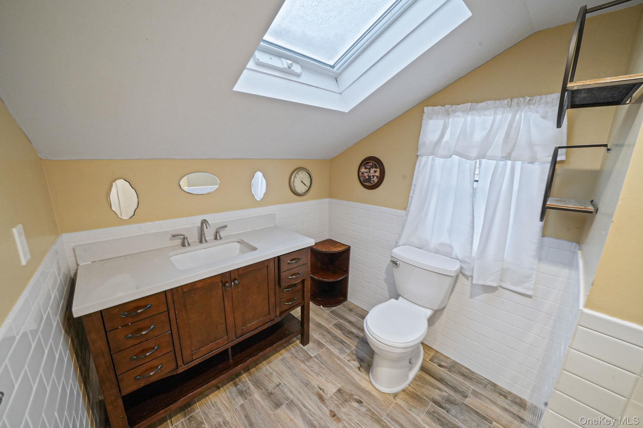 #15 photo, 20 Blythe Road, सफ़ोक काउंटी Ronkonkoma , NY 11779