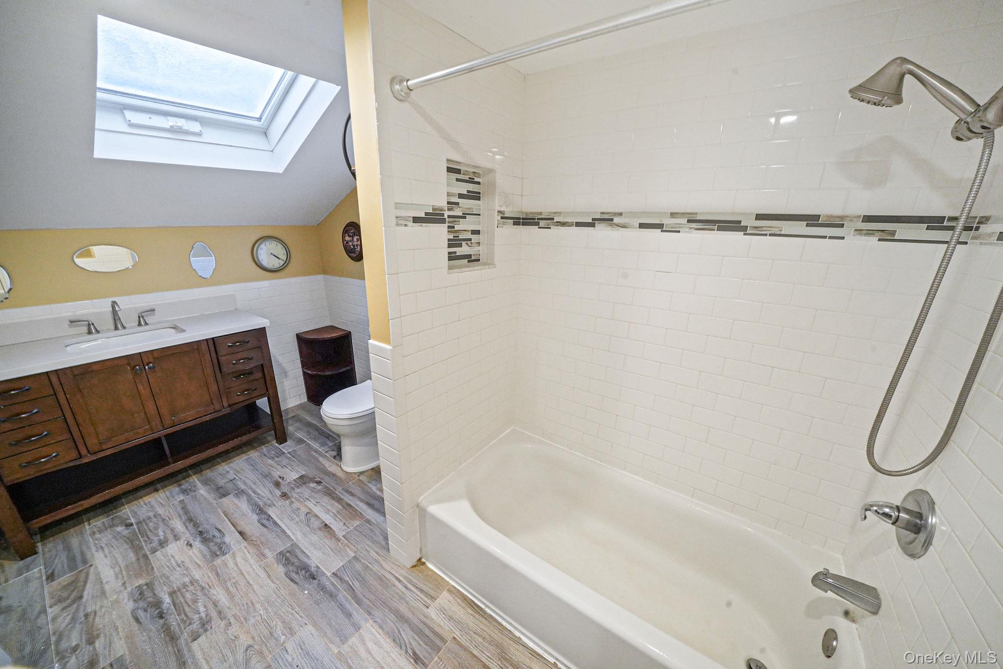 #16 photo, 20 Blythe Road, सफ़ोक काउंटी Ronkonkoma , NY 11779