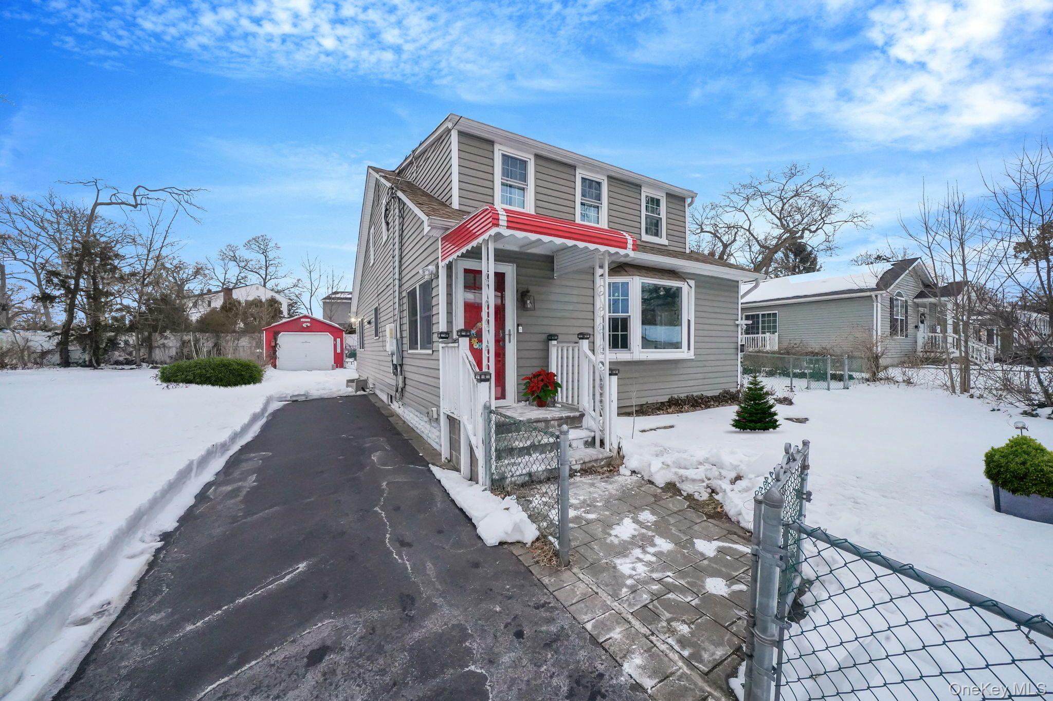 #2 photo, 20 Blythe Road, सफ़ोक काउंटी Ronkonkoma , NY 11779