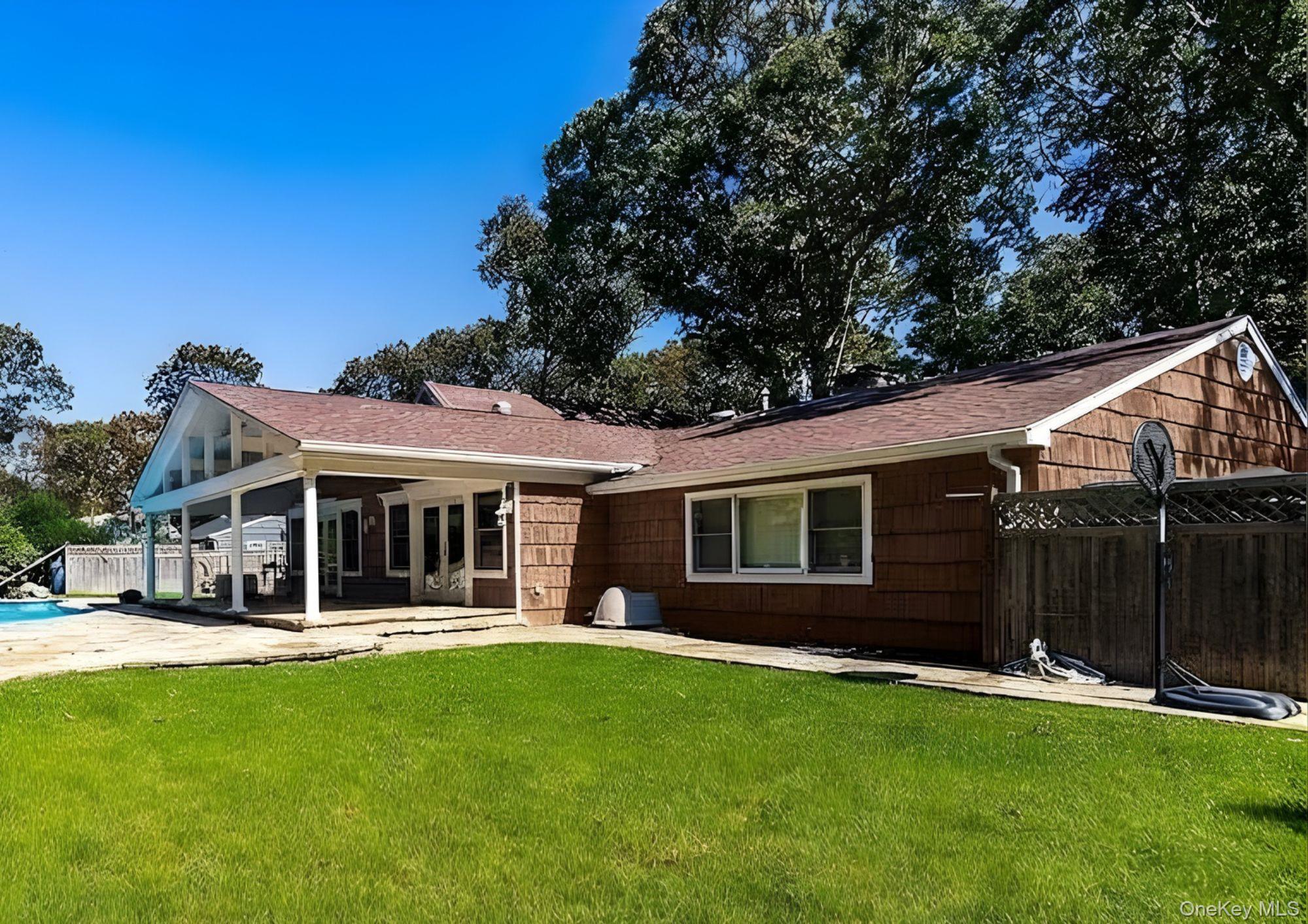 #2 photo, 22 Redwood Drive, Great River , NY 11739