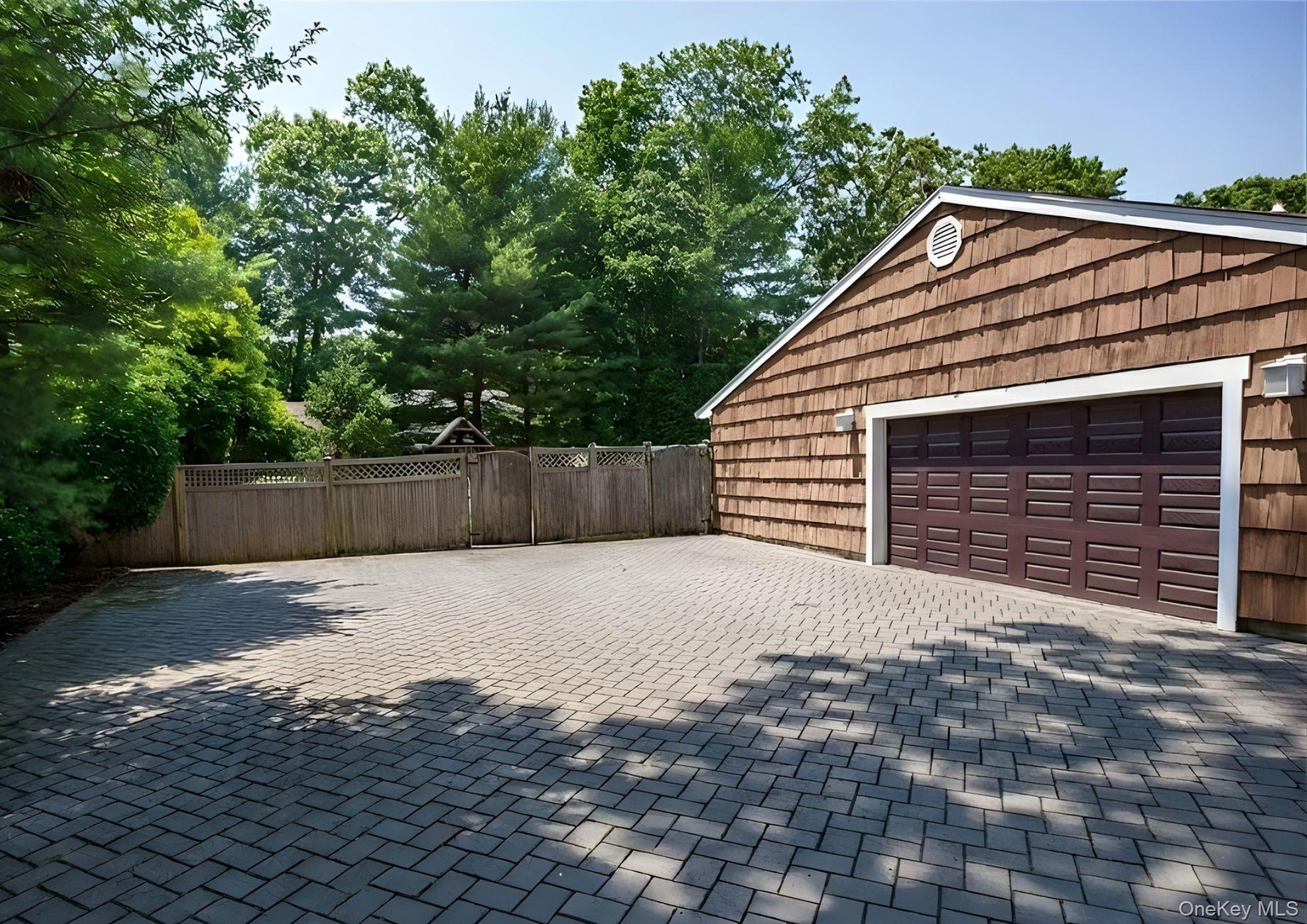 #3 photo, 22 Redwood Drive, Great River , NY 11739