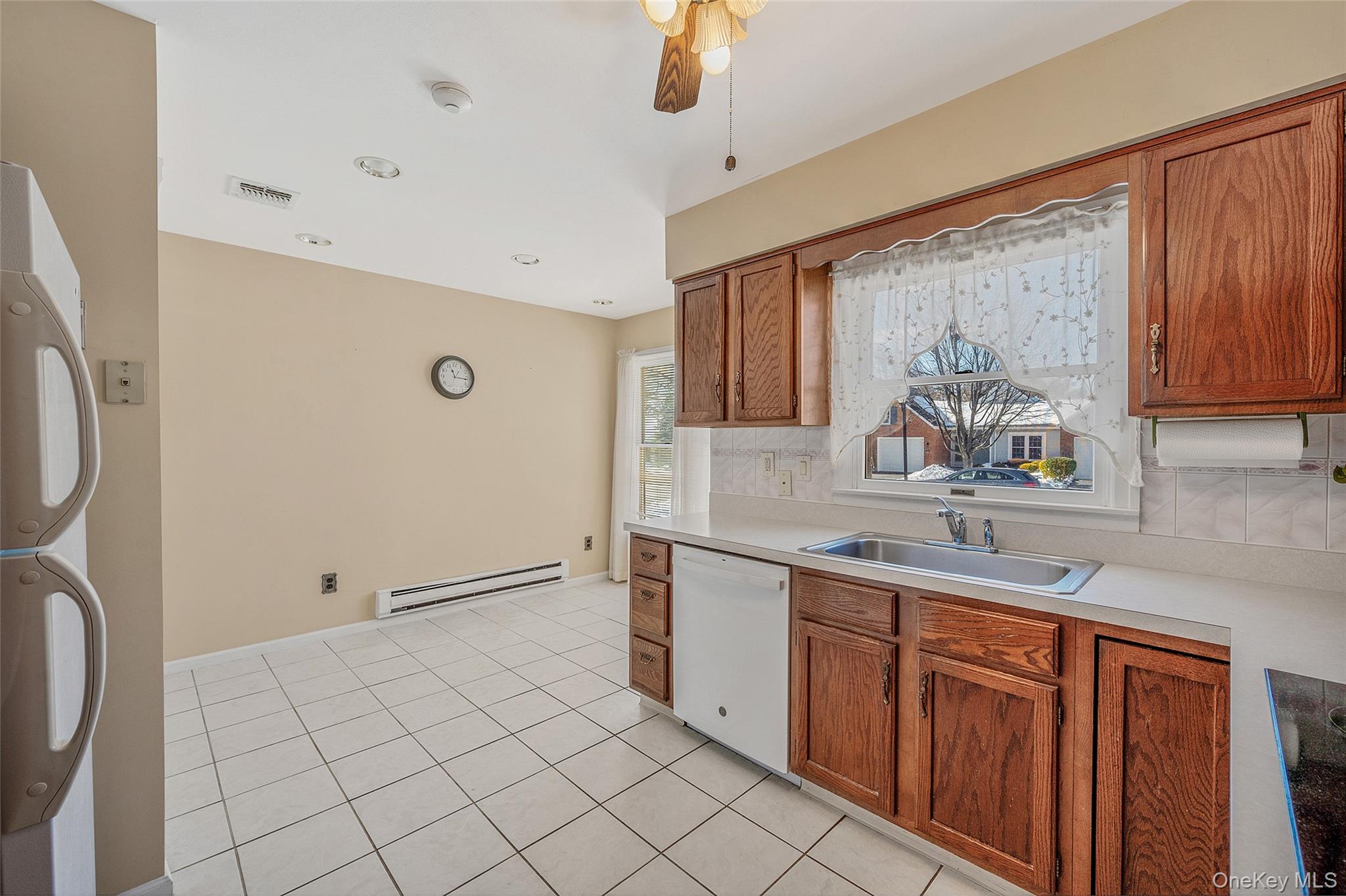 #17 photo, 35 Chippendale Drive, Mount Sinai , NY 11766