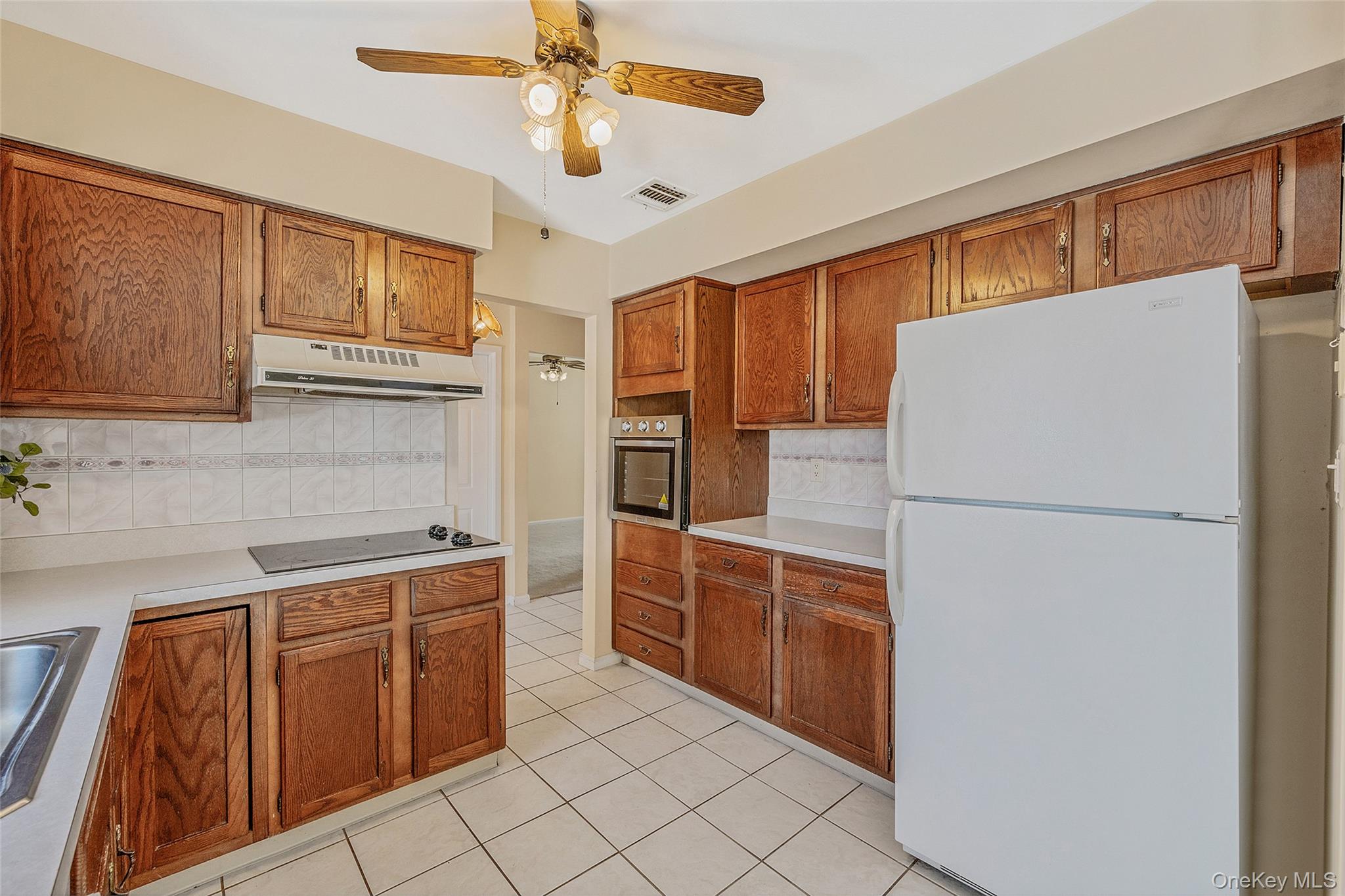 #19 photo, 35 Chippendale Drive, Mount Sinai , NY 11766