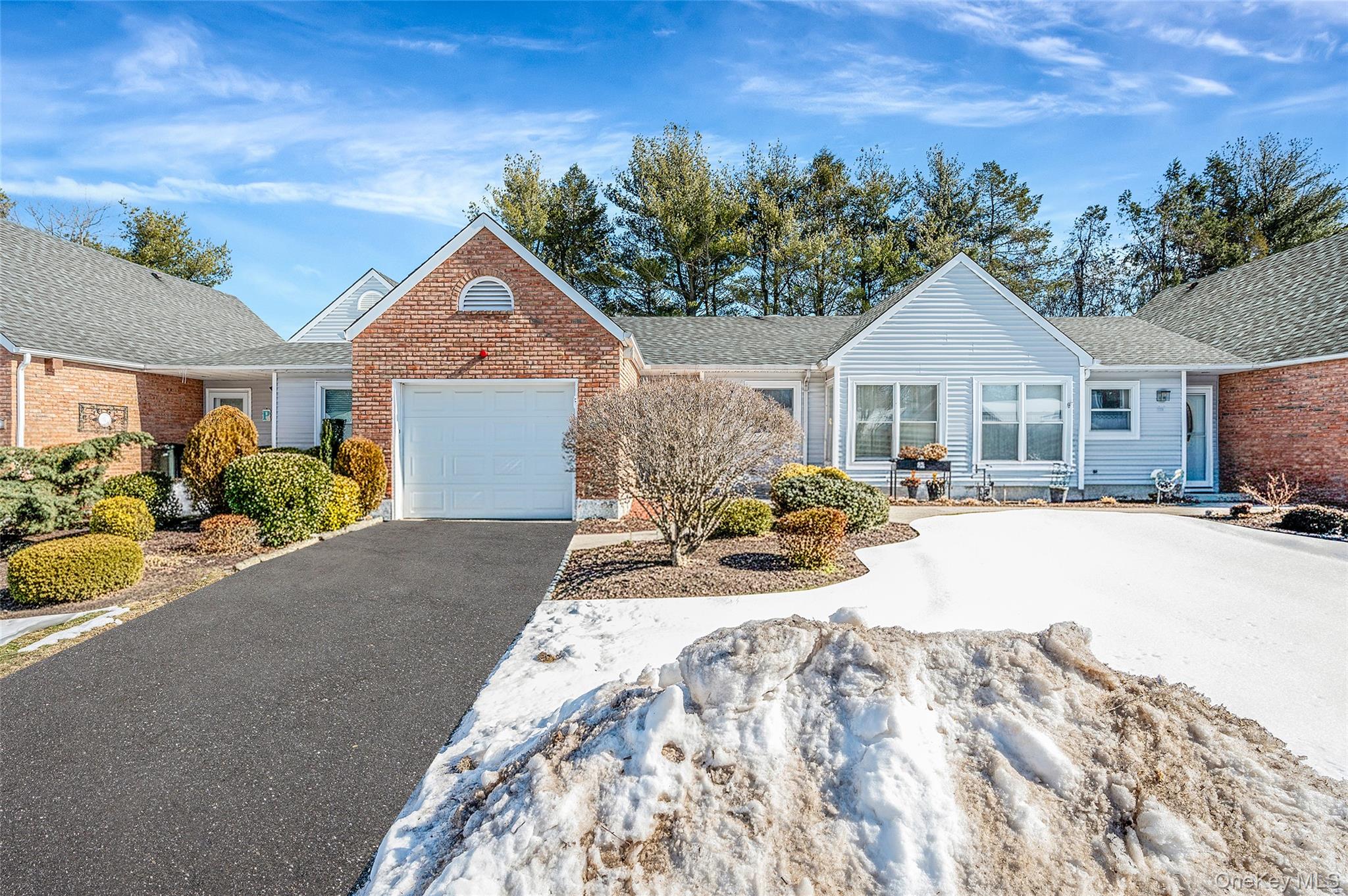 #2 photo, 35 Chippendale Drive, Mount Sinai , NY 11766