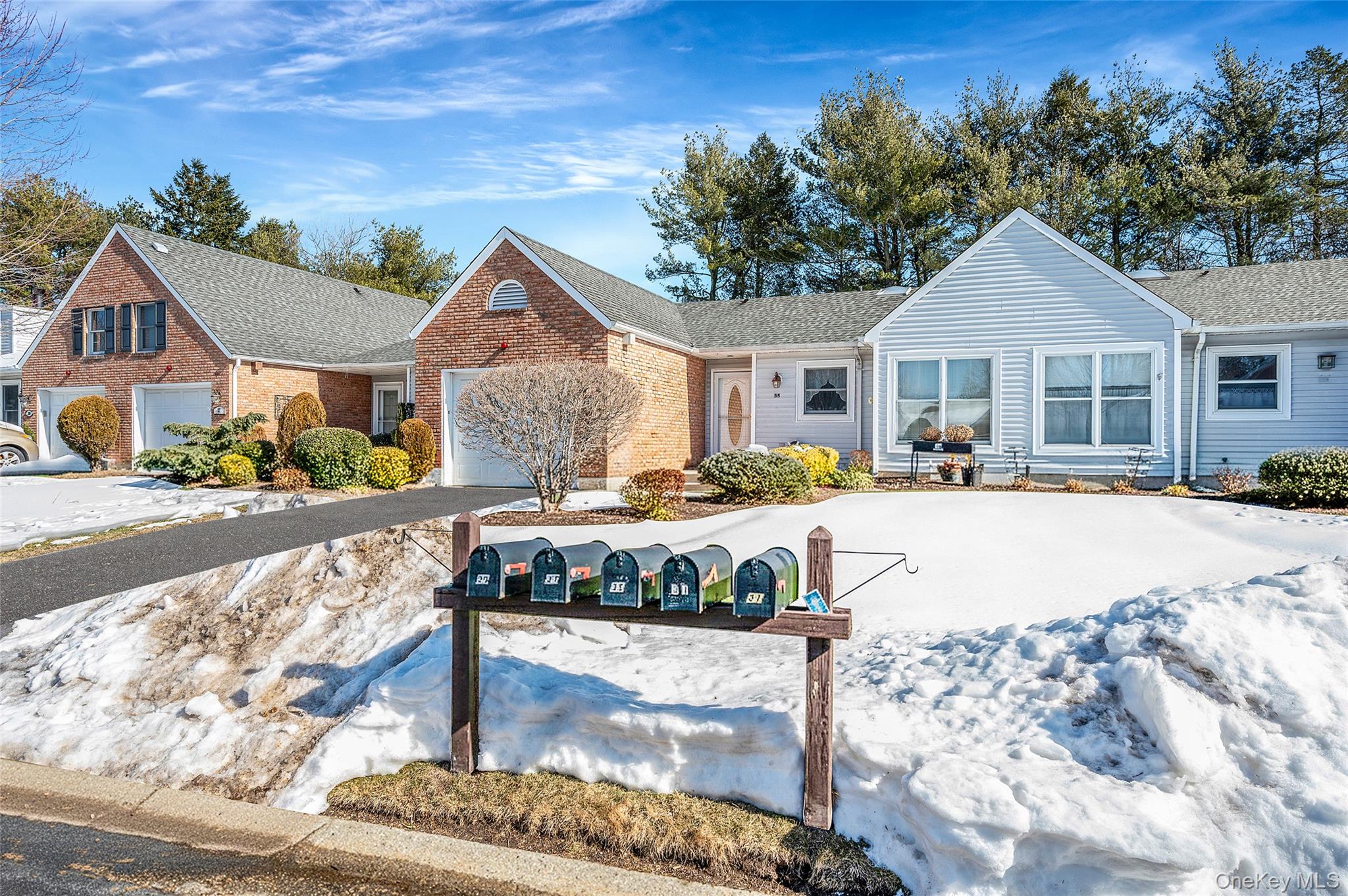 #4 photo, 35 Chippendale Drive, Mount Sinai , NY 11766