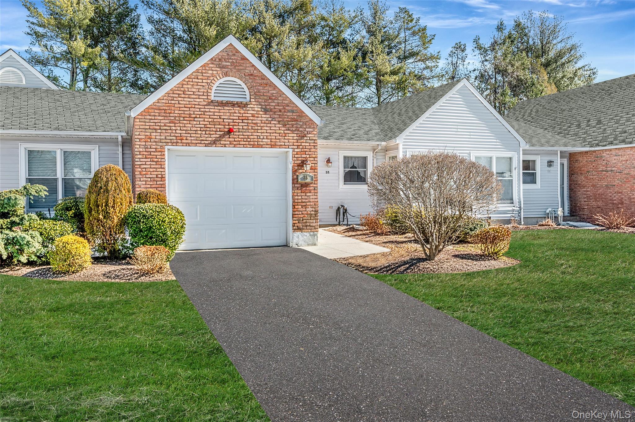 #5 photo, 35 Chippendale Drive, Mount Sinai , NY 11766