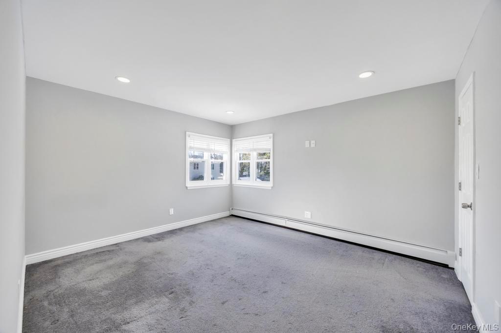 #17 photo, 9 Meadow Avenue, Саффолк ‖ Medford , NY 11763