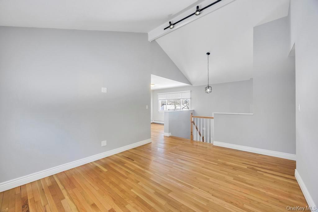 #7 photo, 9 Meadow Avenue, Саффолк ‖ Medford , NY 11763