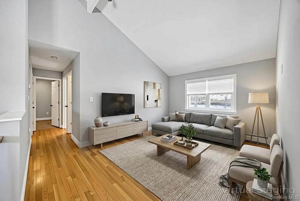 #9 photo, 9 Meadow Avenue, Саффолк ‖ Medford , NY 11763