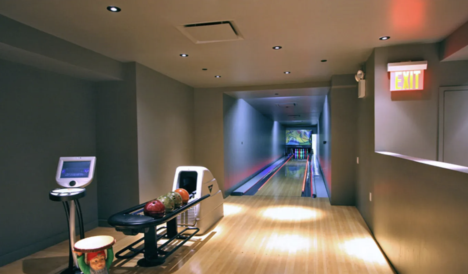 #13 photo, 15 Broad Street, Financial District , NY 10005