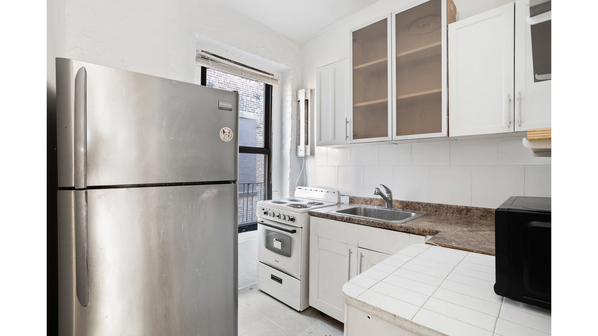 #17 photo, 460 W 46TH Street, Hell's Kitchen , NY 10036