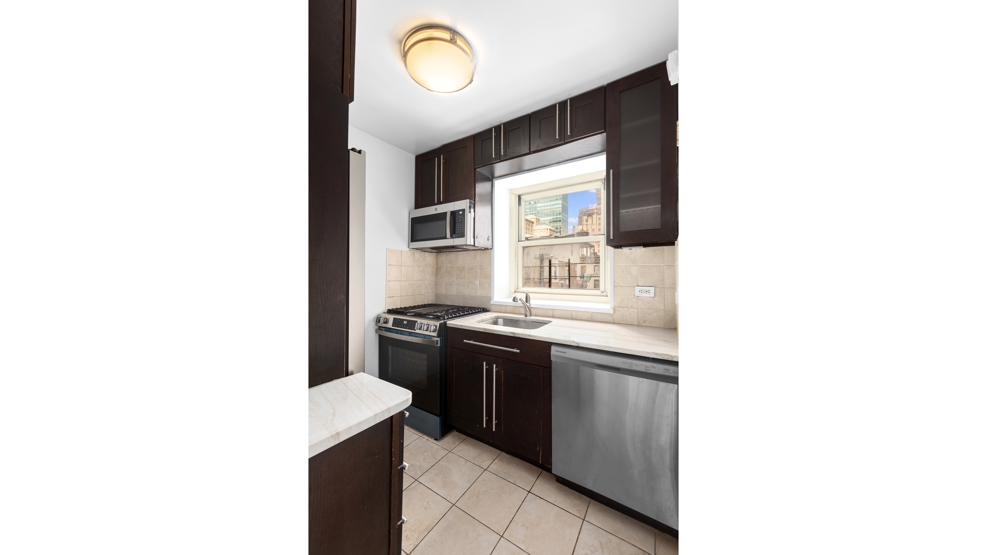 #5 photo, 159 W 53RD Street, Midtown , NY 10019