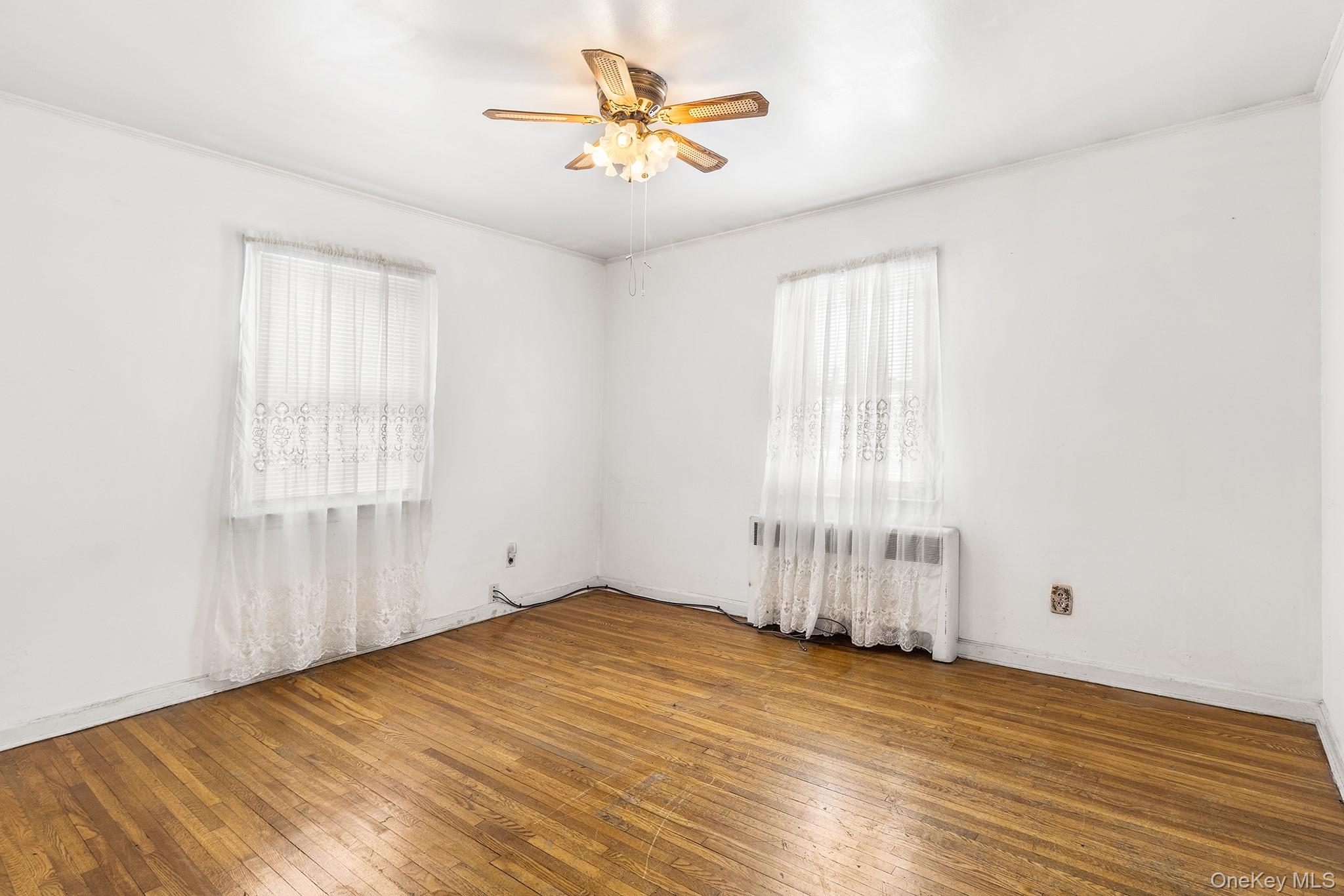 #11 photo, 336 Herricks Road, Mineola , NY 11501