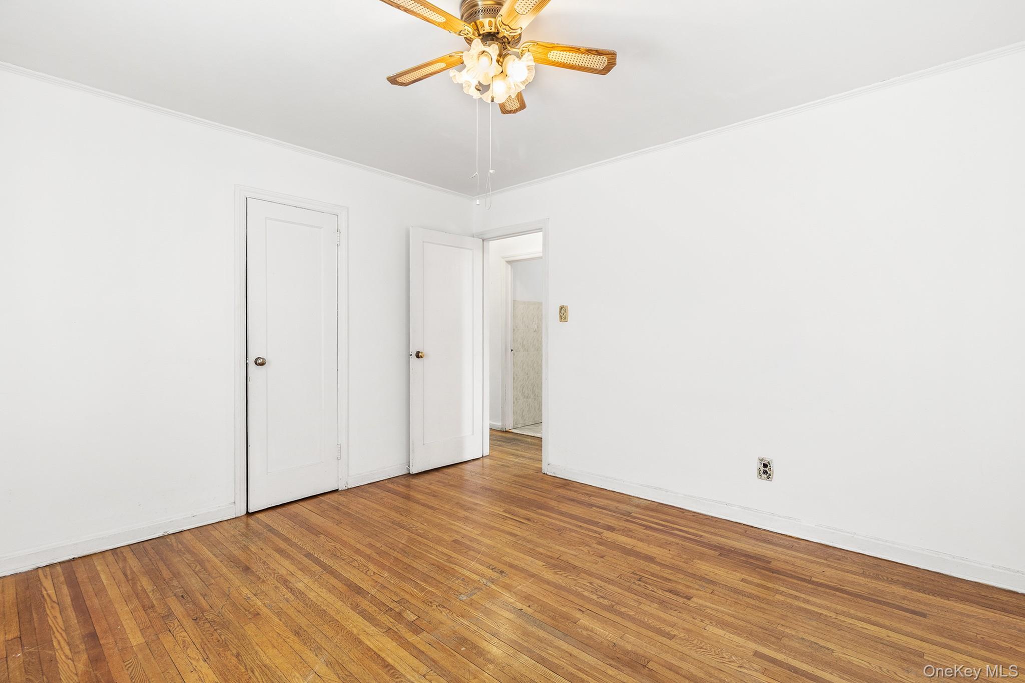 #12 photo, 336 Herricks Road, Mineola , NY 11501