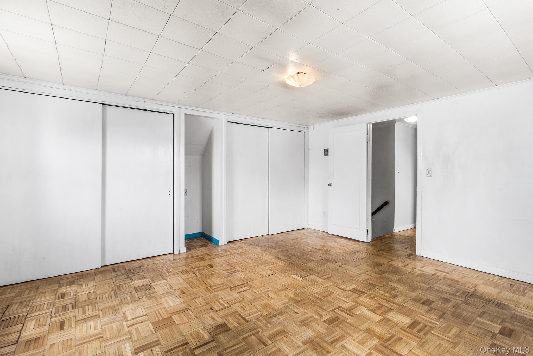 #17 photo, 336 Herricks Road, Mineola , NY 11501