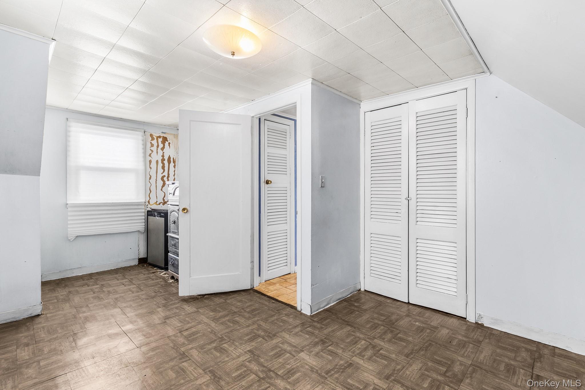 #19 photo, 336 Herricks Road, Mineola , NY 11501