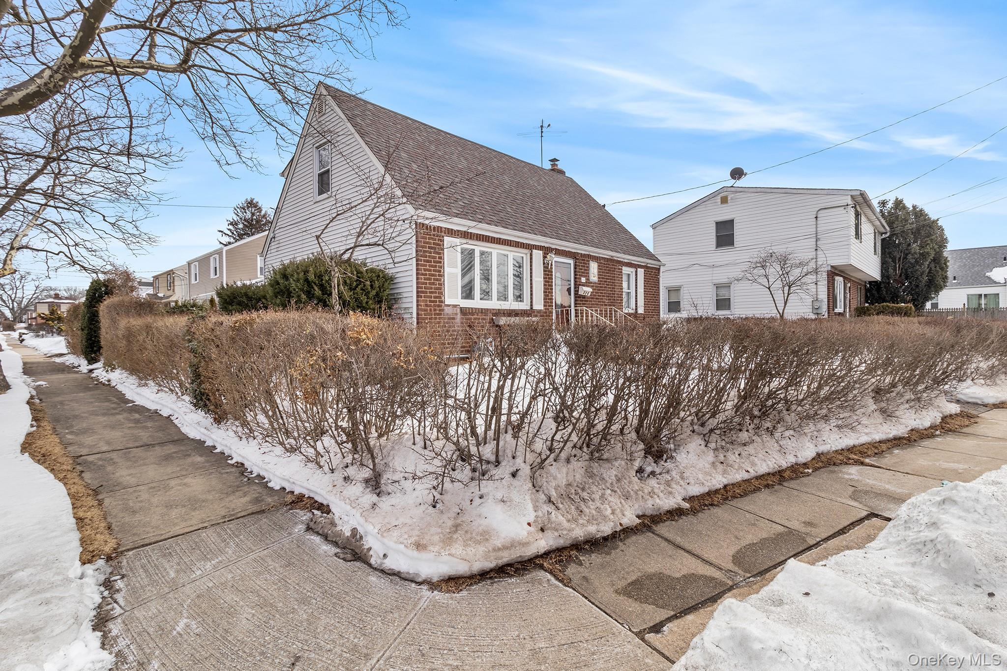 #2 photo, 336 Herricks Road, Mineola , NY 11501