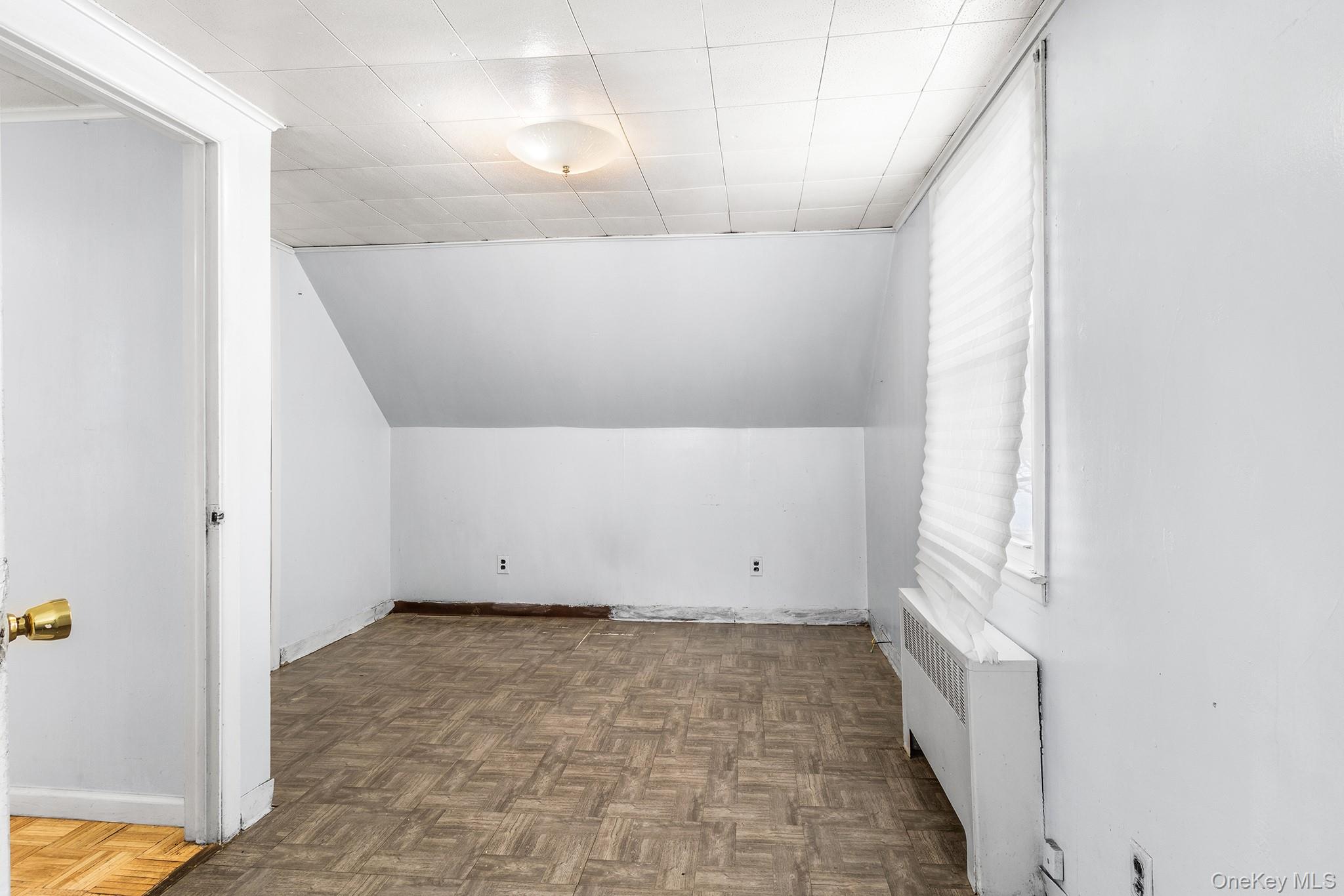 #20 photo, 336 Herricks Road, Mineola , NY 11501