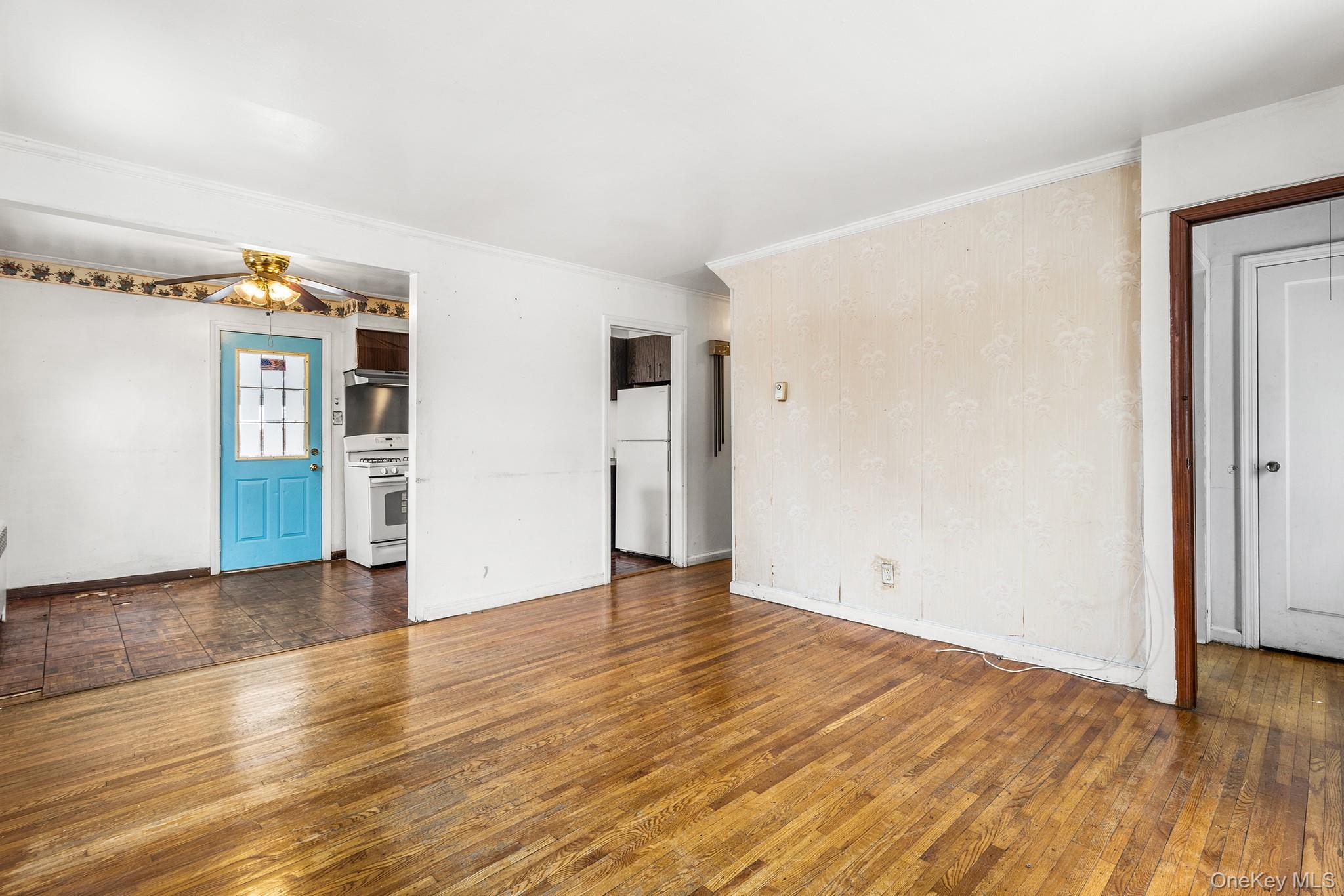 #4 photo, 336 Herricks Road, Mineola , NY 11501