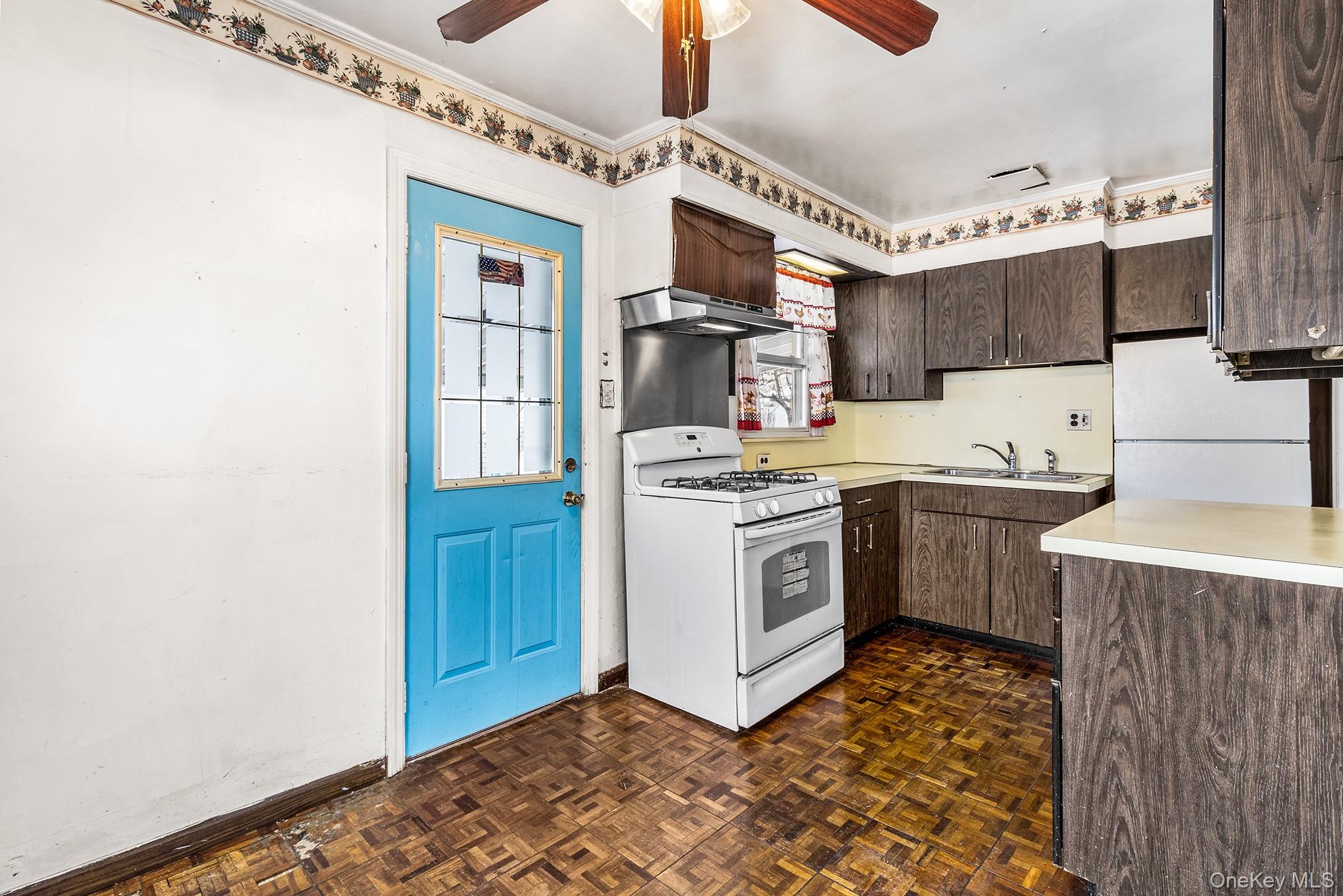 #5 photo, 336 Herricks Road, Mineola , NY 11501