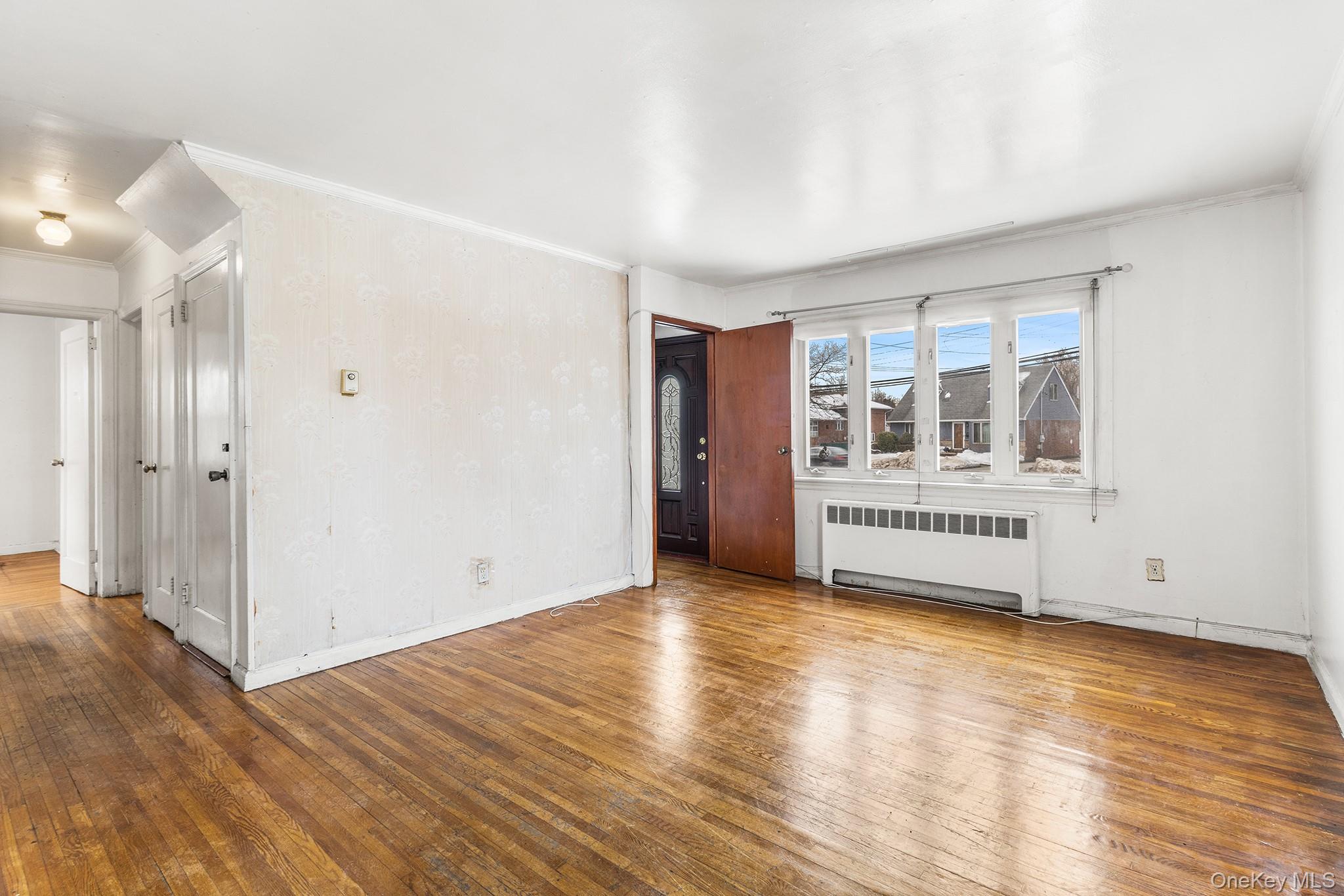 #9 photo, 336 Herricks Road, Mineola , NY 11501