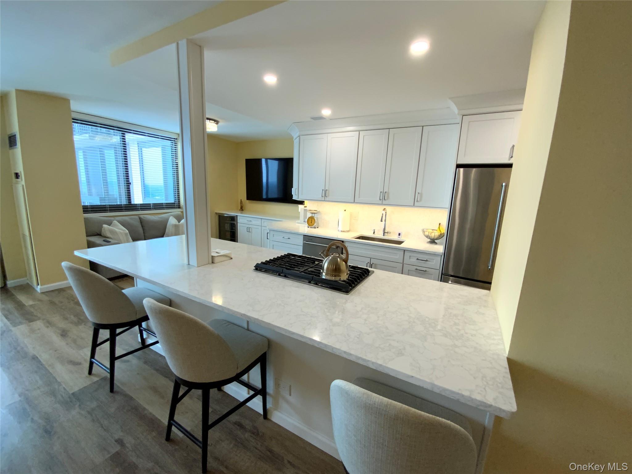 #11 photo, 27110 Grand Central Parkway, Floral Park , NY 11005