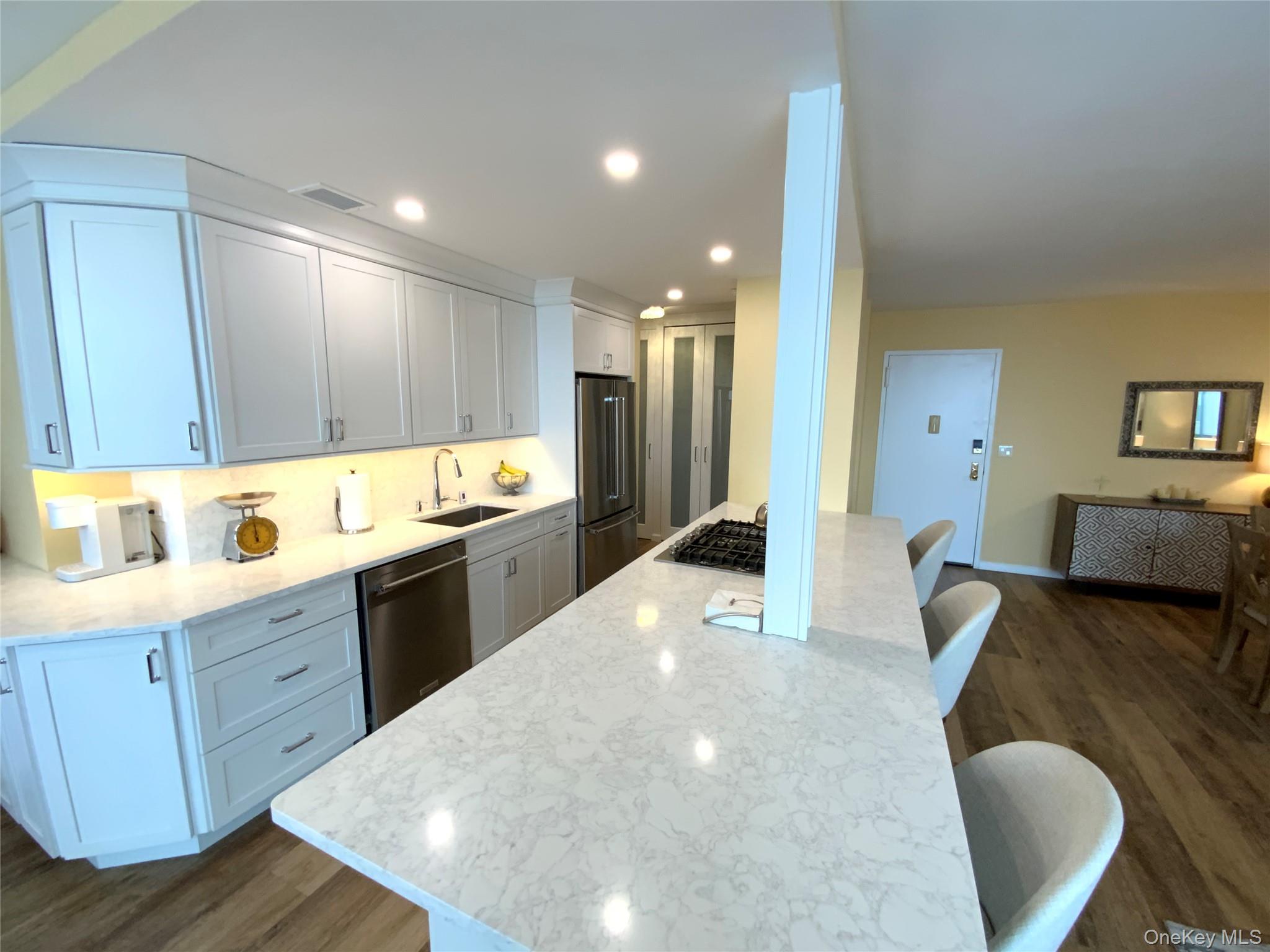 #12 photo, 27110 Grand Central Parkway, Floral Park , NY 11005