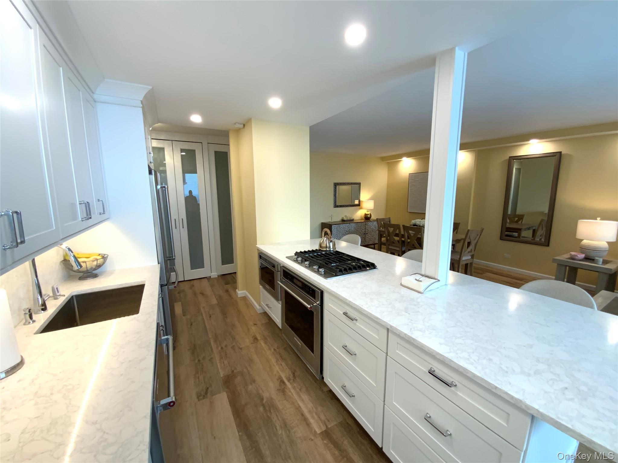 #14 photo, 27110 Grand Central Parkway, Floral Park , NY 11005