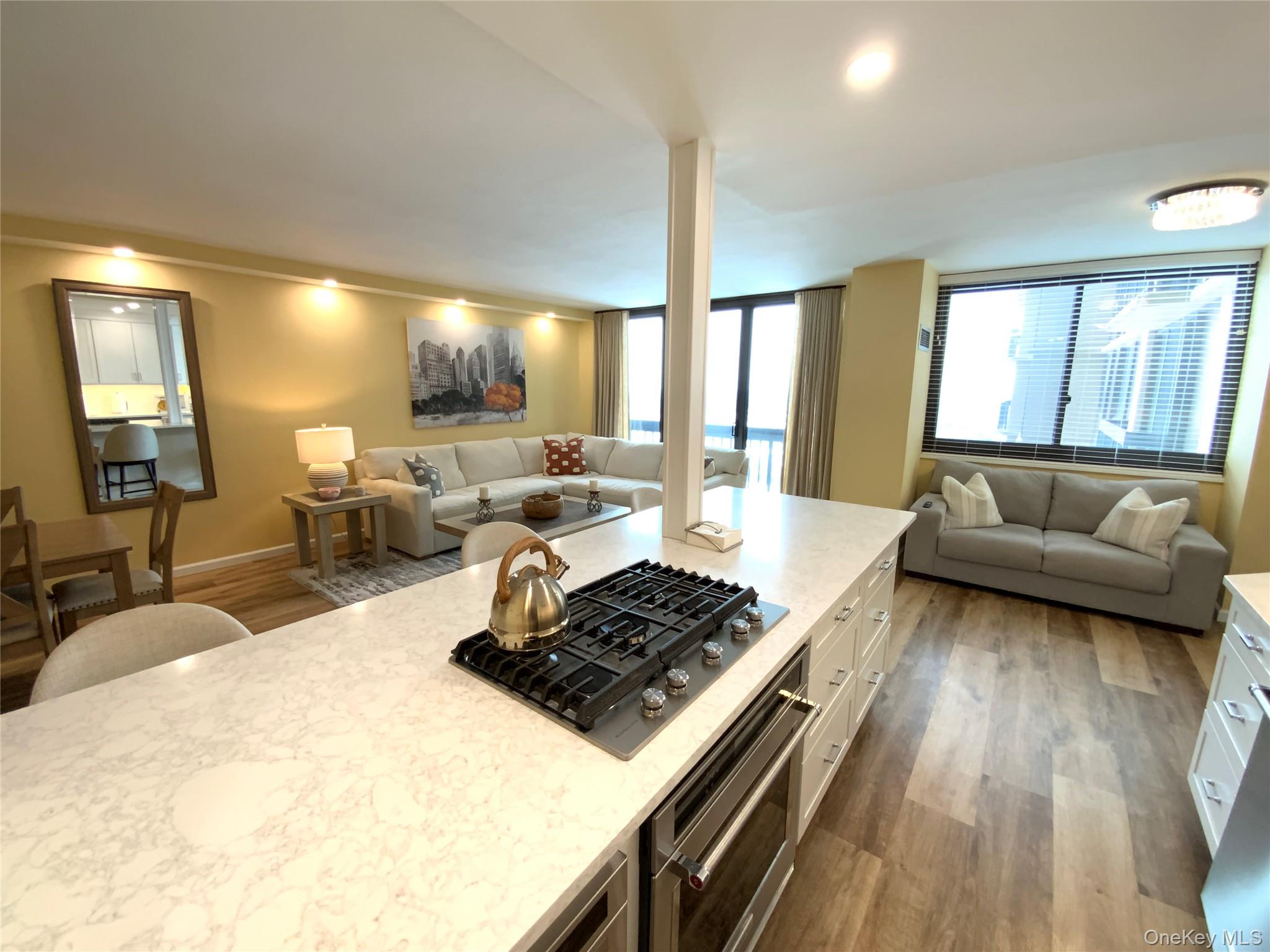 #16 photo, 27110 Grand Central Parkway, Floral Park , NY 11005