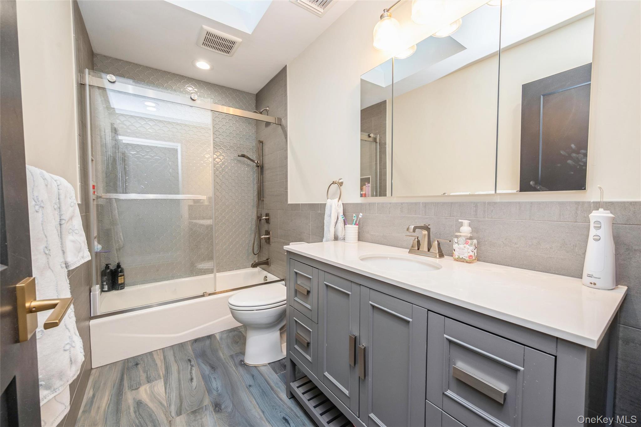 #15 photo, 400 Shore Road, Bellmore , NY 11710