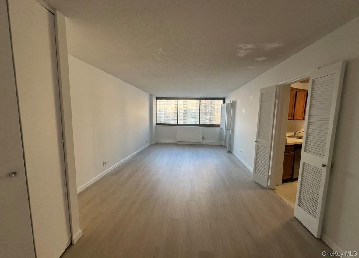 #2 photo, 1 BAY CLUB Drive, קווינס Bayside , NY 11360