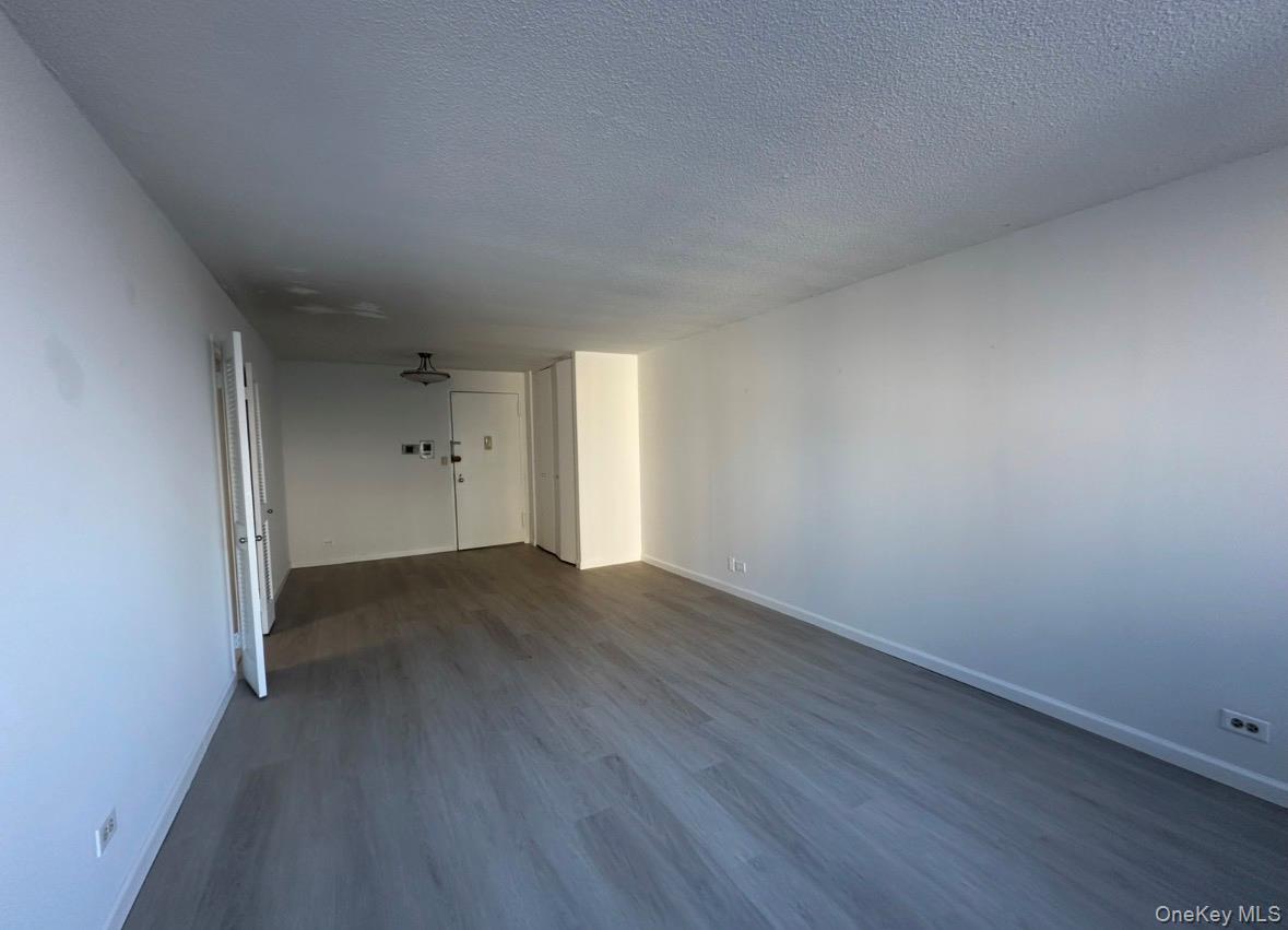 #3 photo, 1 BAY CLUB Drive, קווינס Bayside , NY 11360